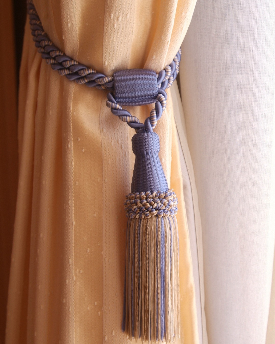 Creamos espacios que se sienten.Cada textura, cada línea y cada color están pensados para generar una experiencia.𝗚𝗿𝘂𝗽𝗼 𝗧𝗼𝗹𝗲𝗱𝗼. Diseño y confección con alma.#Diseñoconalma #Interioresqueinspiran #Elegancianatural