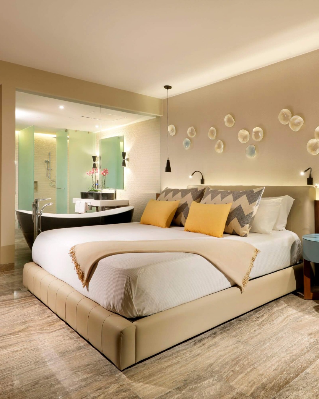 Las tendencias cambian, pero la elegancia del detalle permanece.En cada proyecto buscamos equilibrio entre innovación y atemporalidad.#Detallesqueinspiran #Diseñodeinterioires #Textilcontemporáneo