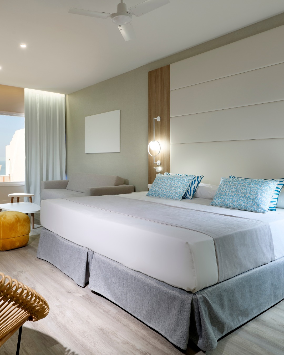 Mejorar la experiencia de tus clientes comienza con un entorno cuidado.Diseñamos espacios que transmiten 𝗰𝗮𝗹𝗺𝗮, 𝗰𝗮𝗹𝗶𝗱𝗮𝗱 y 𝗰𝗼𝗵𝗲𝗿𝗲𝗻𝗰𝗶𝗮.#Diseñoconalma #Diseñodeinteriorismo #Calidadydetalle